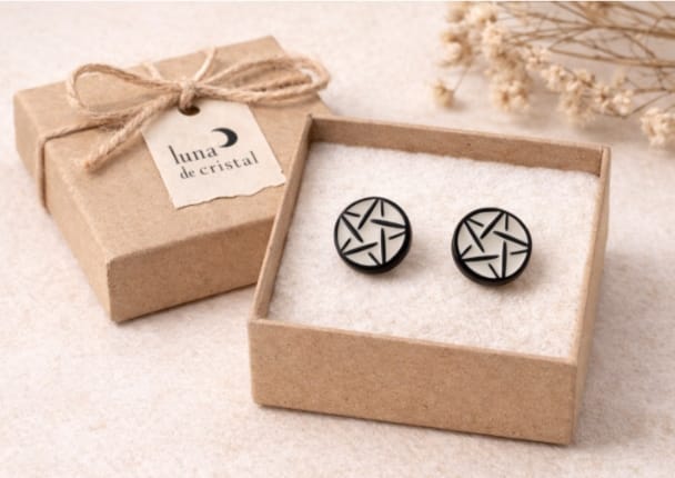 Pendientes de acero inoxidable estilo botón con pentagrama