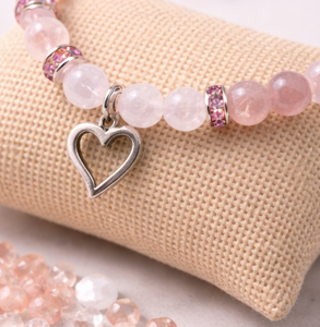 Pulsera de cuarzo rosa y cuarzo fresa con charm de corazón